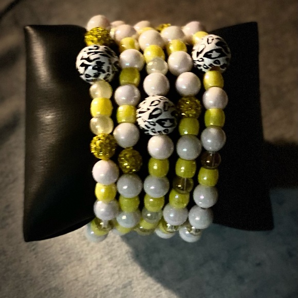 Yellow Journee - Picture 2 of 5